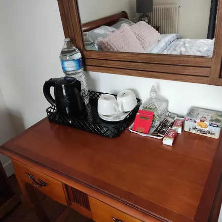 Marianne D'hotes Bed & Breakfast Couvains (Manche)