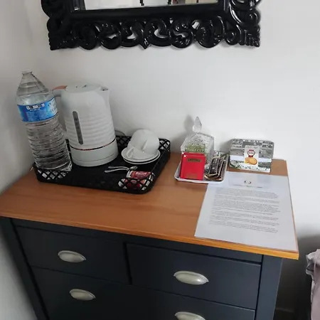 Marianne D'hotes Bed & Breakfast Couvains (Manche)