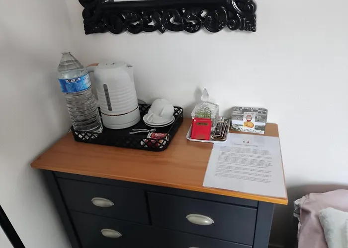 Marianne D'hotes Bed and Breakfast Couvains (Manche)